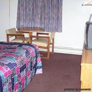 Economy Inn Каділлак Номер фото